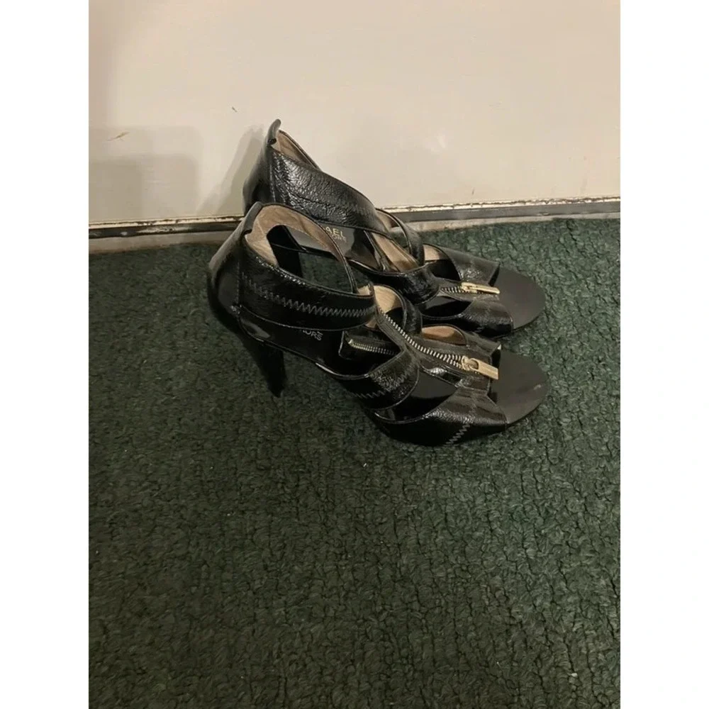 Michael Kors Berkley T Strap Zipper Open Toe Leather Sandal Heels Black Patent 9